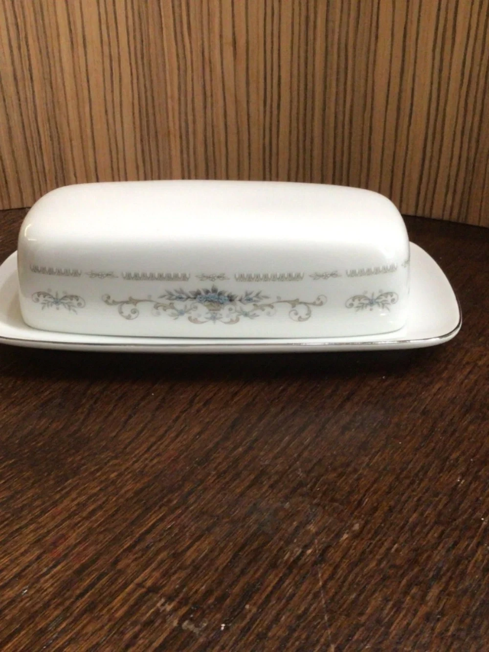 Vintage 1060 Diane  by Wade Porcelain butter dish. Excellent shape